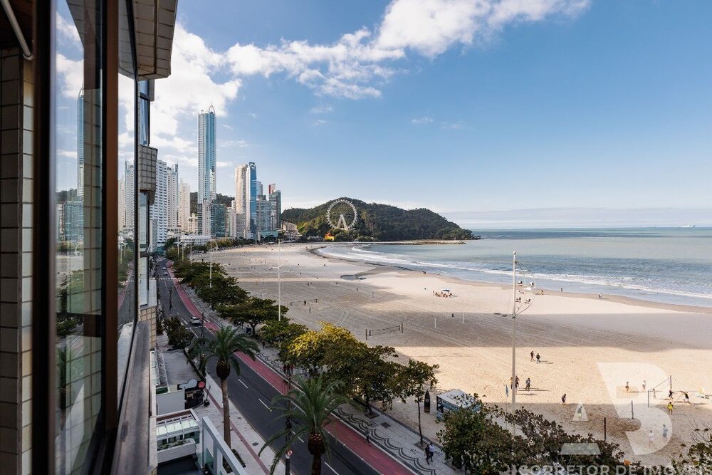 Apartamento para alugar com 3 quartos, 150m² - Foto 4