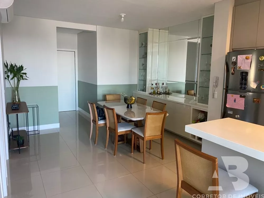 Apartamento à venda com 3 quartos, 99m² - Foto 4