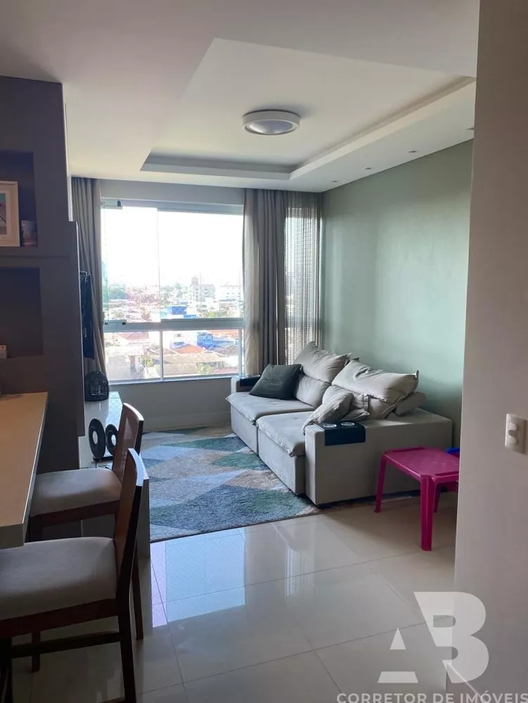 Apartamento à venda com 3 quartos, 99m² - Foto 2