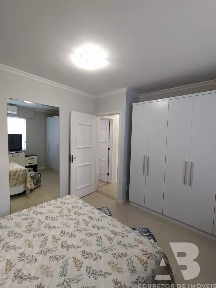 Apartamento à venda com 3 quartos, 124m² - Foto 2