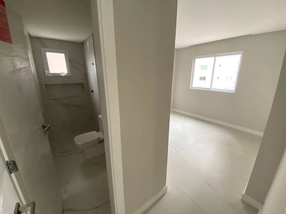 Apartamento à venda com 3 quartos, 130m² - Foto 4