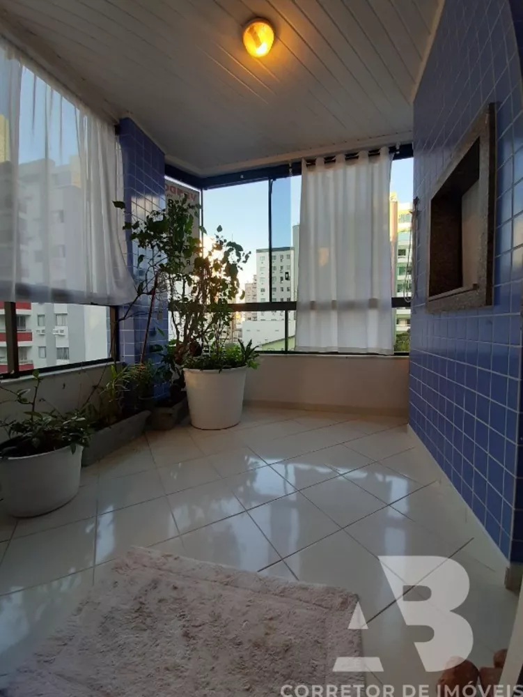 Apartamento à venda com 3 quartos, 135m² - Foto 9