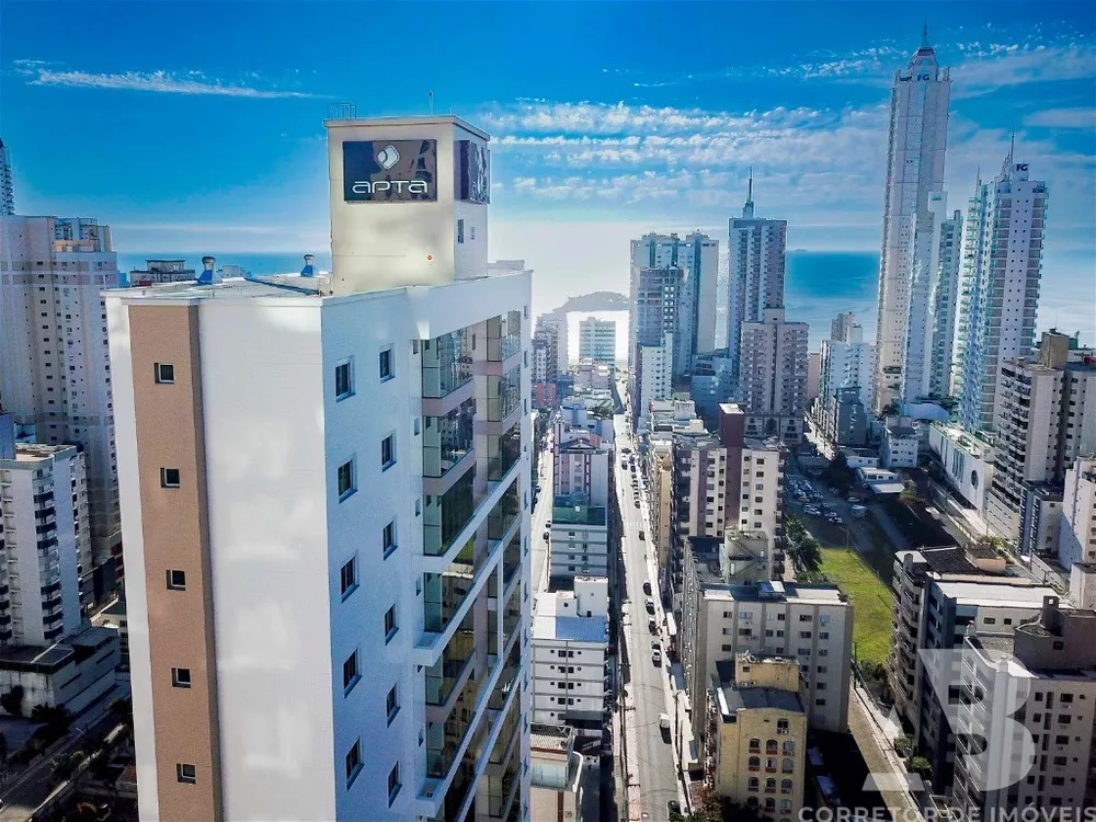 Apartamento à venda com 3 quartos, 135m² - Foto 2