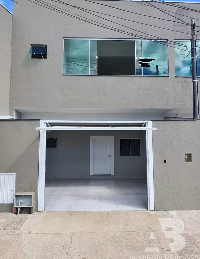 Casa à venda com 3 quartos, 200m² - Foto 1