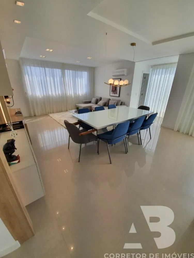 Cobertura à venda com 4 quartos, 240m² - Foto 4