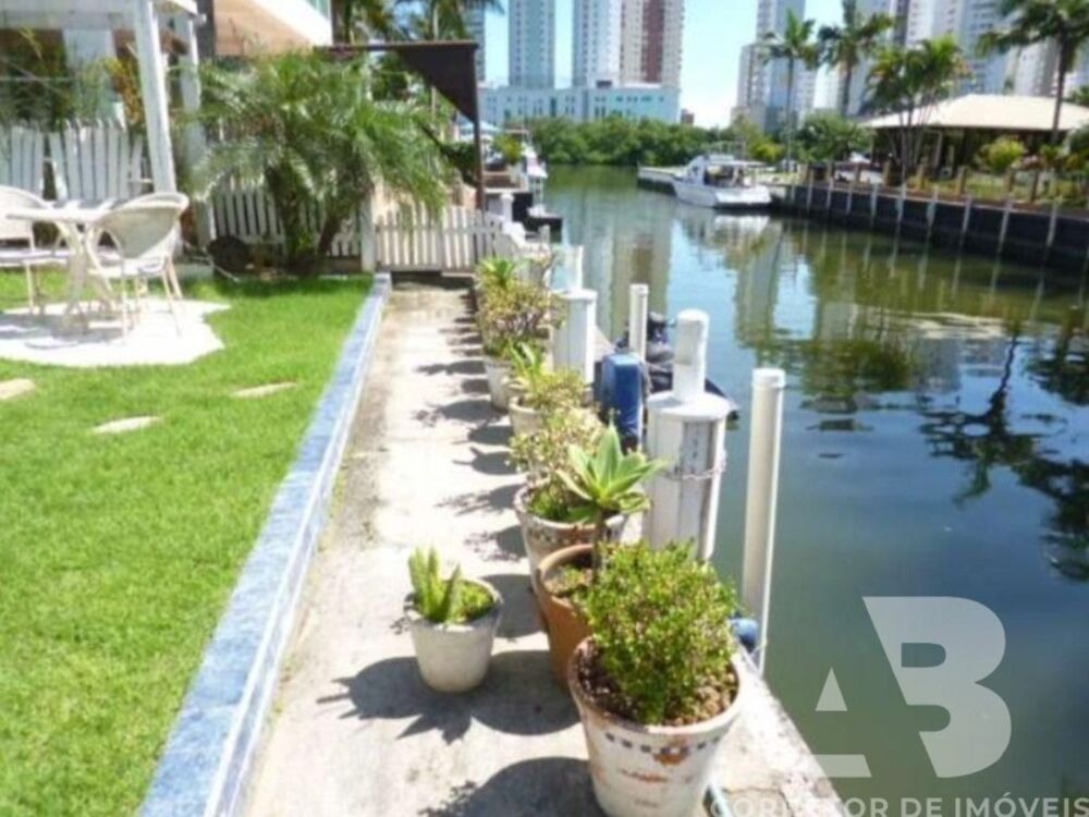 Casa à venda com 4 quartos, 550m² - Foto 13