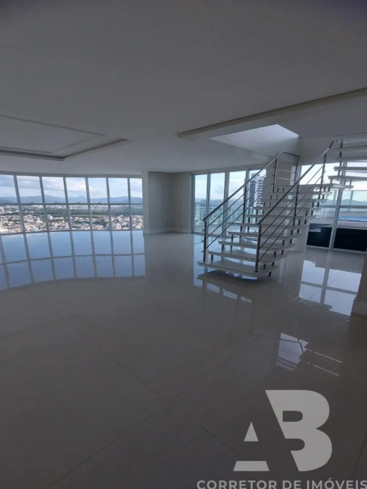 Cobertura, 3 quartos, 245 m² - Foto 3