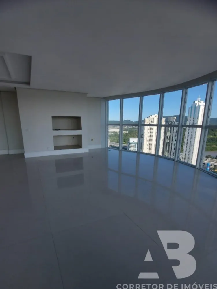Cobertura, 3 quartos, 245 m² - Foto 4