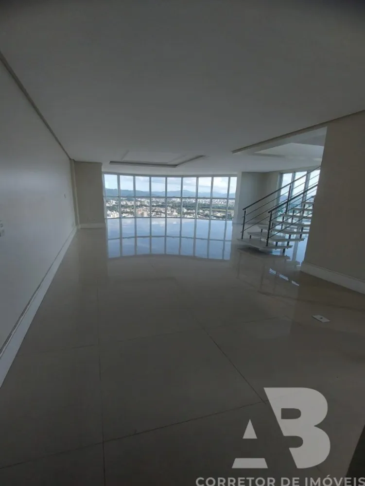 Cobertura, 3 quartos, 245 m² - Foto 2