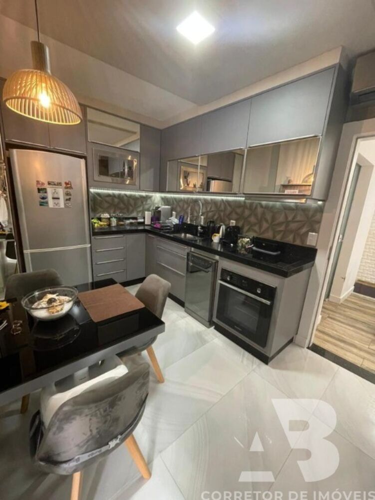 Casa à venda com 2 quartos, 170m² - Foto 5