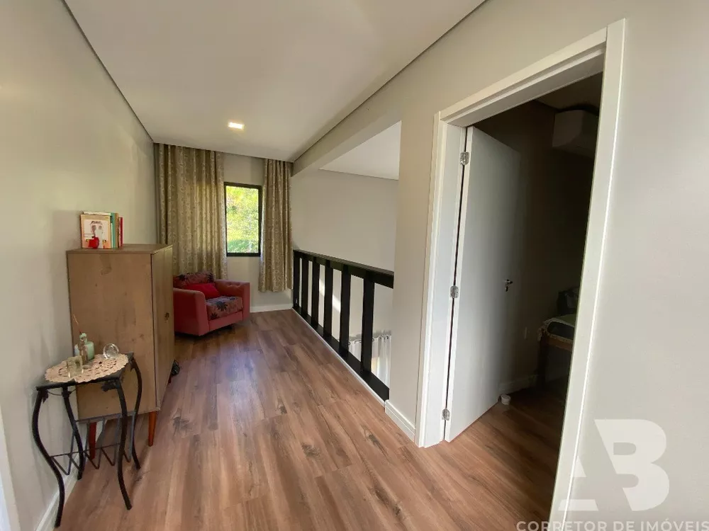 Casa à venda com 3 quartos, 300m² - Foto 2