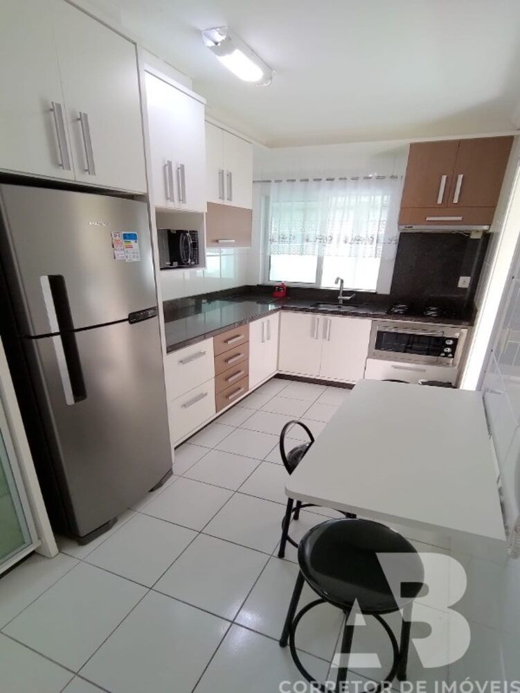 Apartamento para alugar com 3 quartos, 97m² - Foto 2