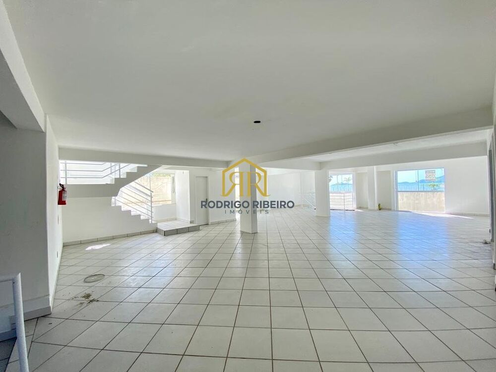 Sala-Conjunto, 650 m² - Foto 1