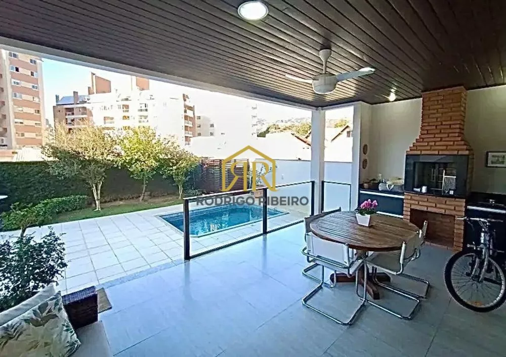 Casa à venda com 4 quartos, 220m² - Foto 6