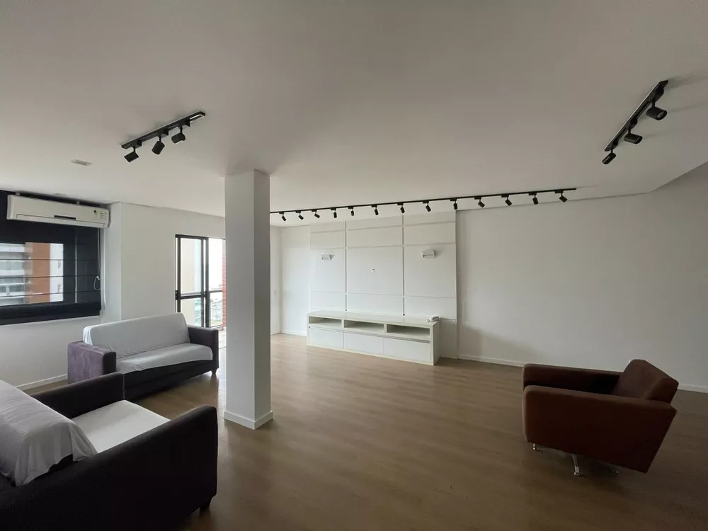 Cobertura à venda com 3 quartos, 226m² - Foto 3