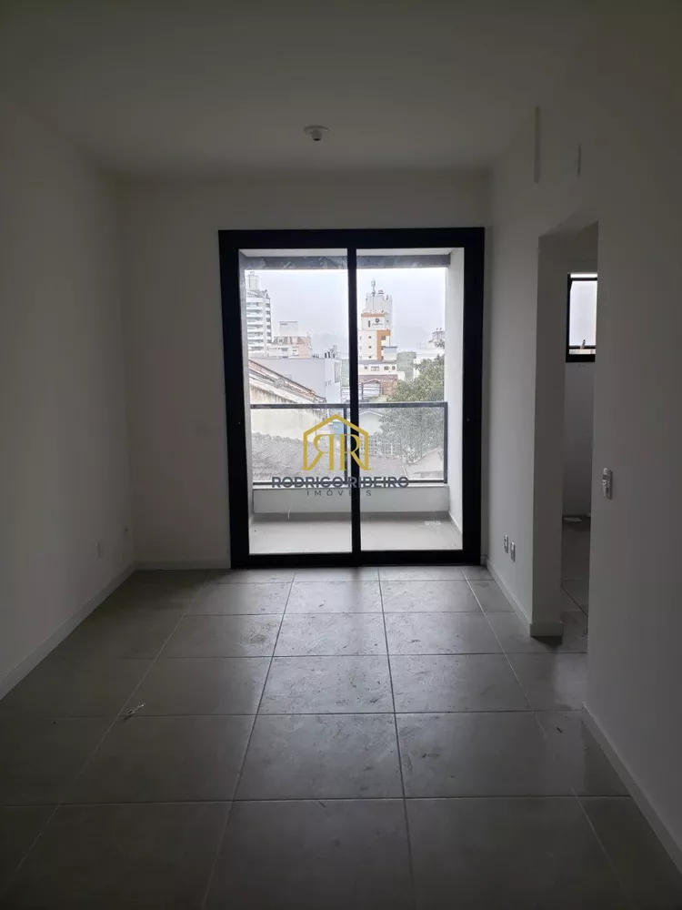 Apartamento à venda com 2 quartos, 60m² - Foto 2