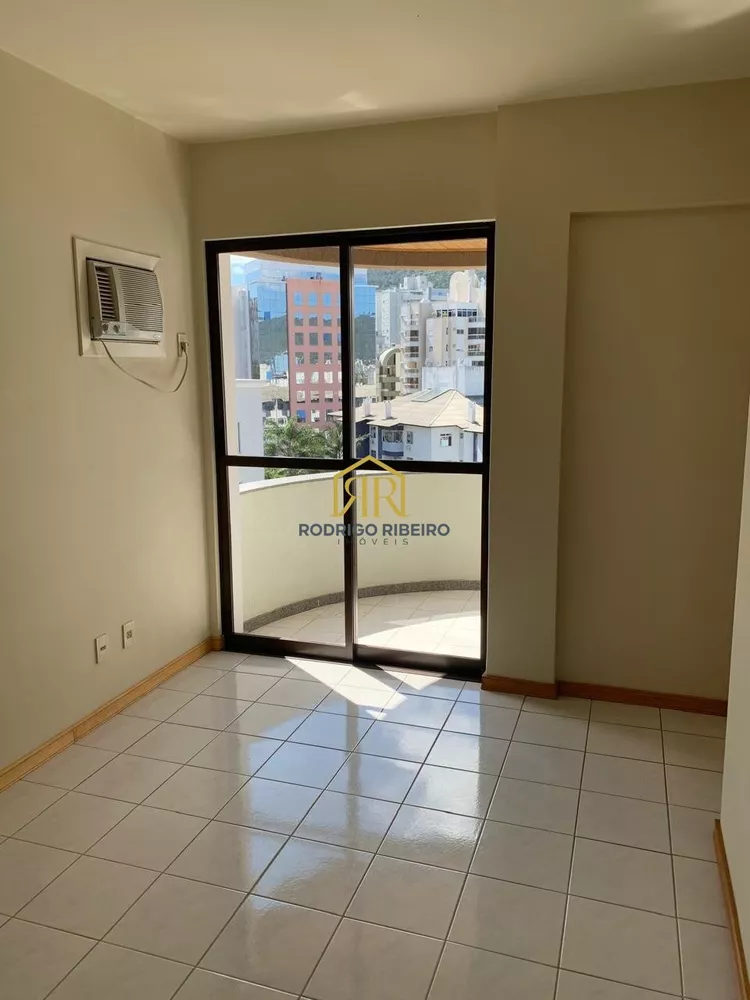 Apartamento à venda com 2 quartos, 61m² - Foto 5