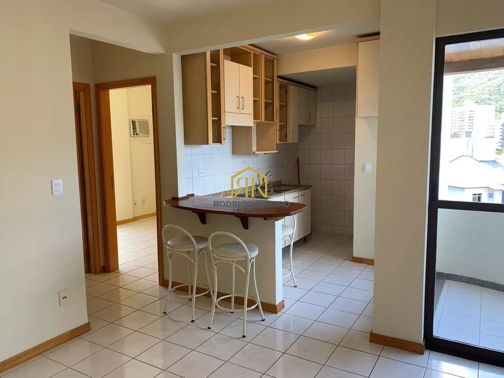 Apartamento à venda com 2 quartos, 61m² - Foto 2