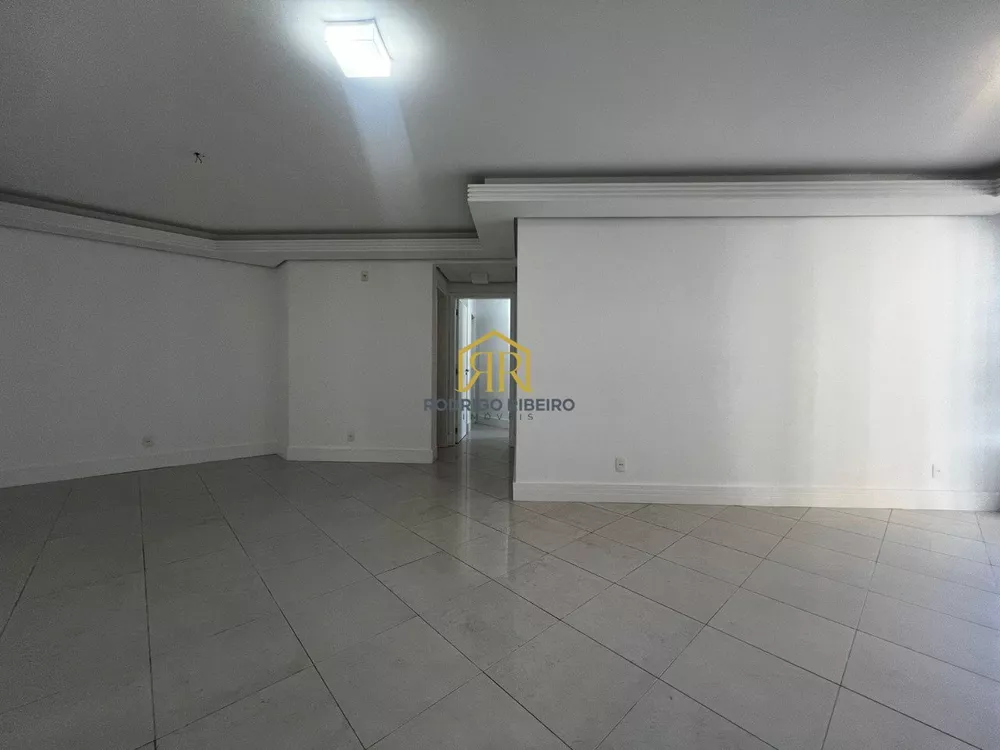 Apartamento à venda com 3 quartos, 125m² - Foto 3