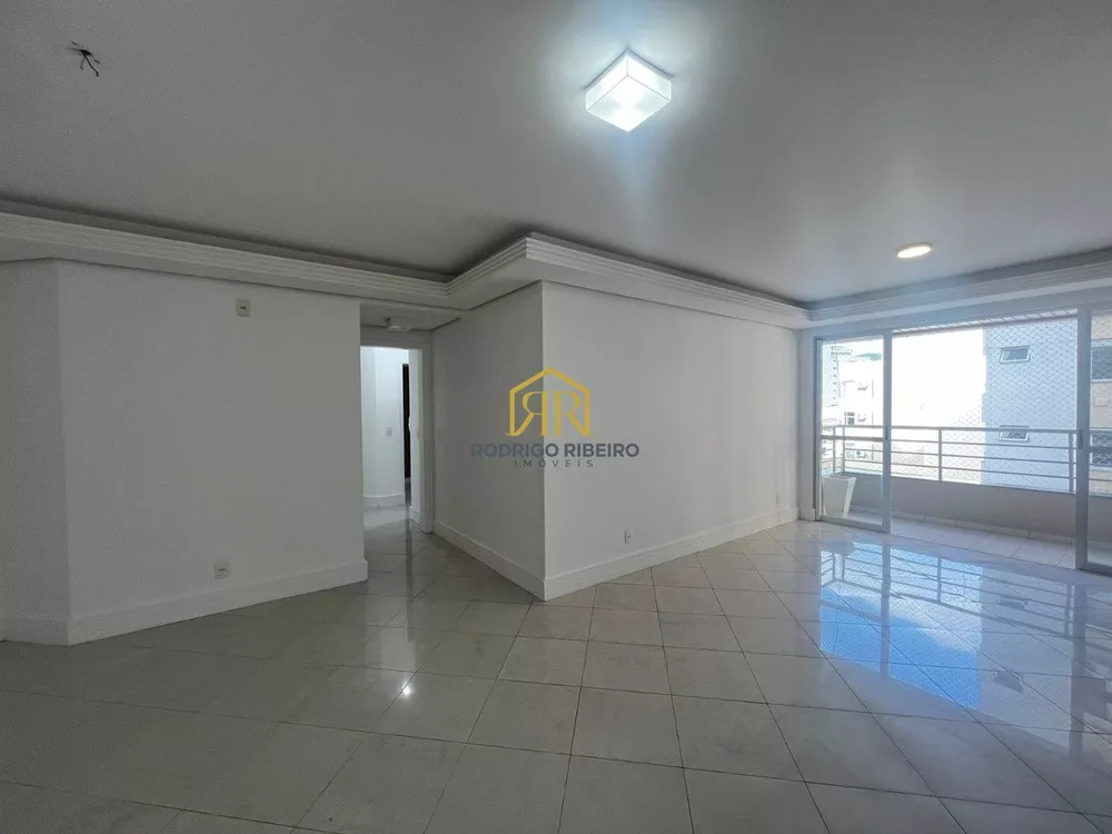 Apartamento à venda com 3 quartos, 125m² - Foto 2