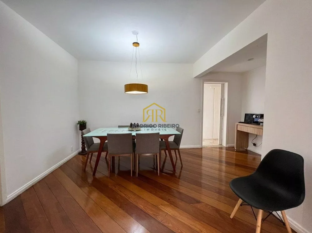 Apartamento à venda com 4 quartos, 202m² - Foto 2