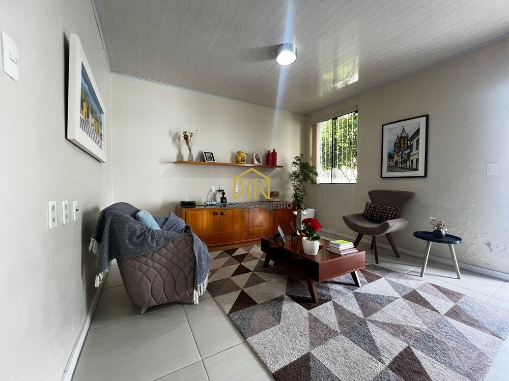 Casa à venda com 3 quartos, 101m² - Foto 1