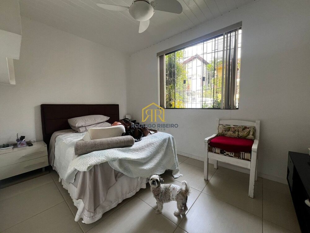 Casa à venda com 3 quartos, 101m² - Foto 4