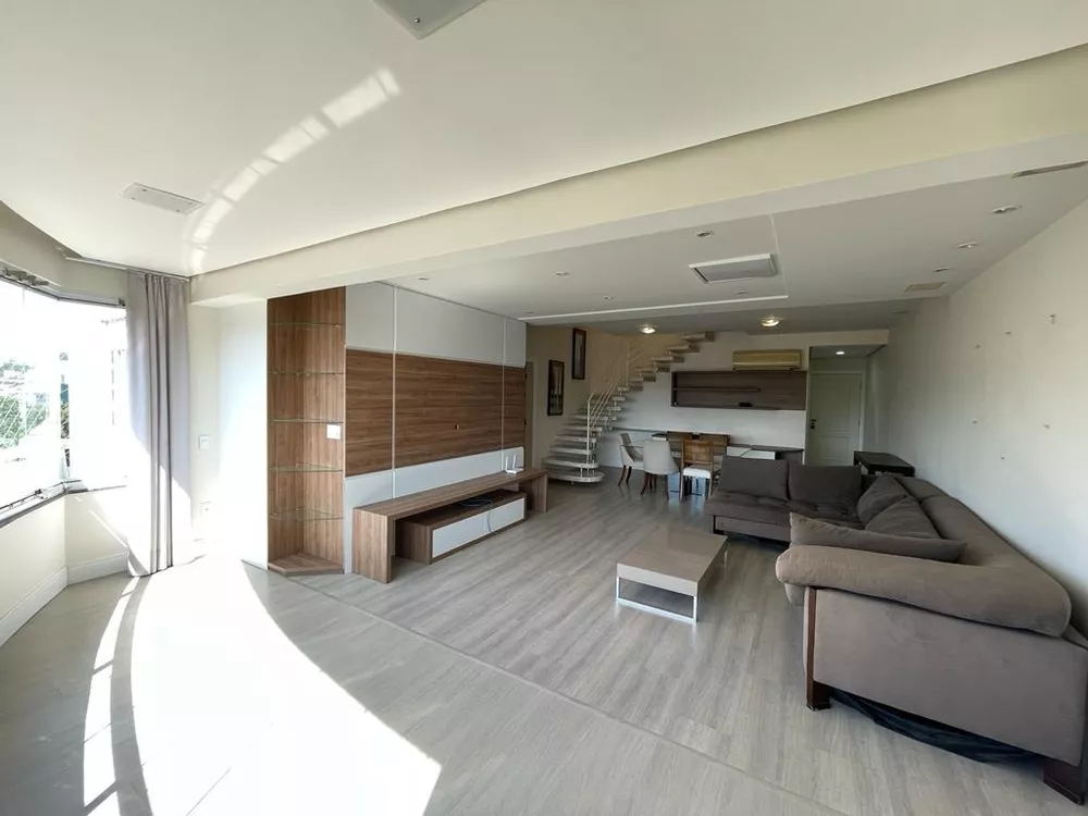 Cobertura à venda com 3 quartos, 250m² - Foto 3