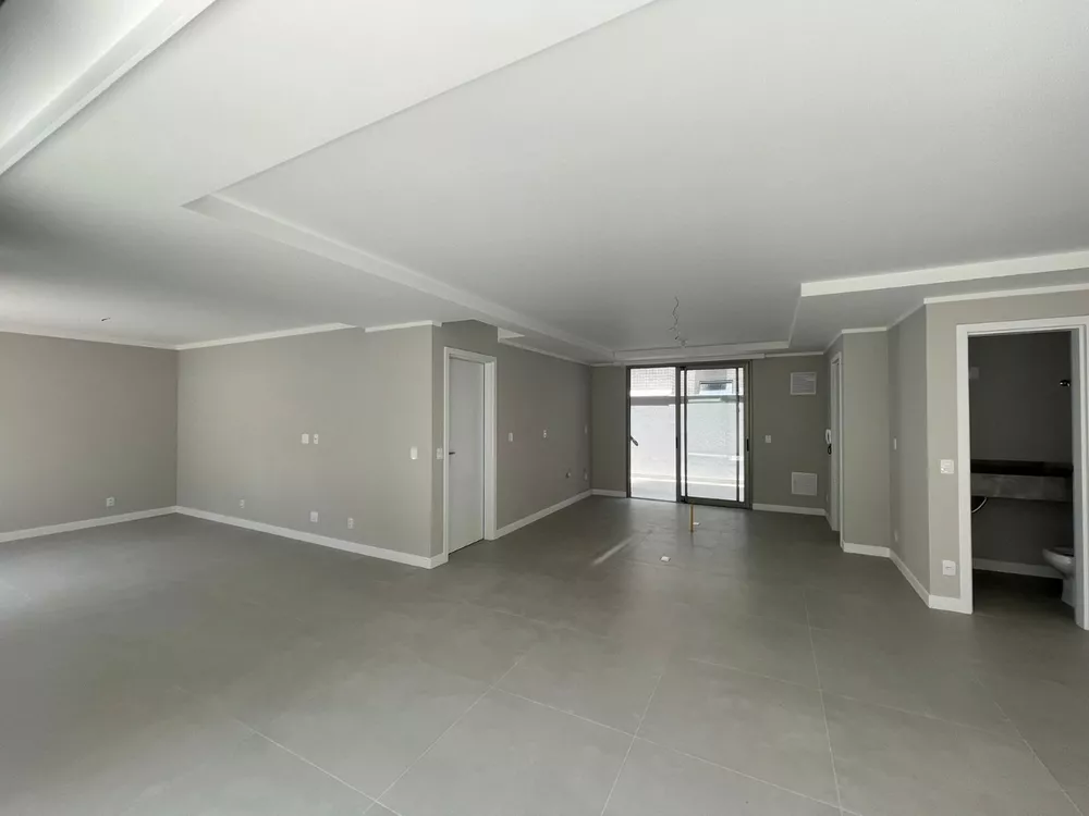 Apartamento à venda com 2 quartos, 150m² - Foto 1