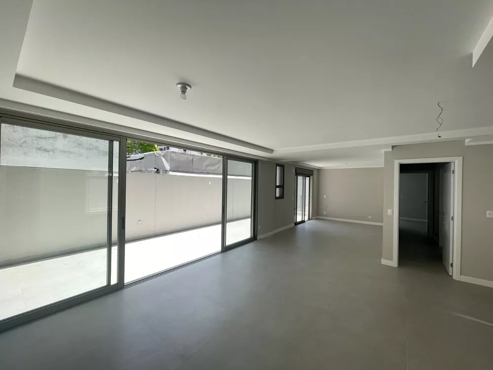 Apartamento à venda com 2 quartos, 150m² - Foto 3