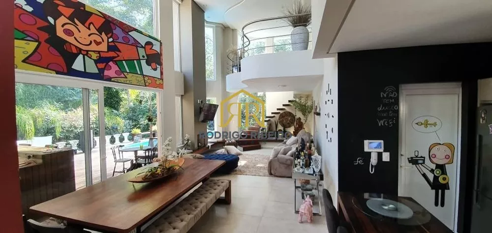 Casa de Condomínio à venda com 3 quartos, 230m² - Foto 4