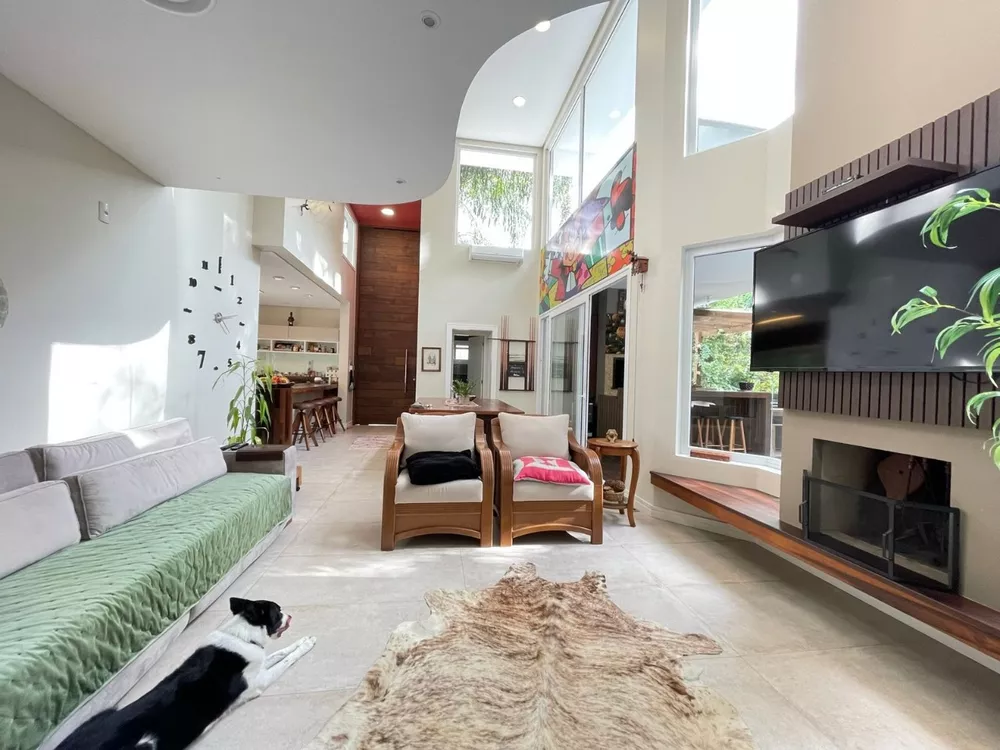 Casa de Condomínio à venda com 3 quartos, 230m² - Foto 1