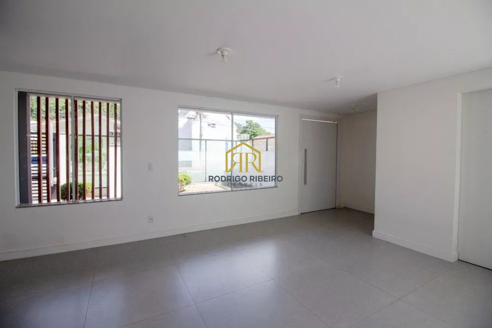 Casa, 4 quartos, 305 m² - Foto 2