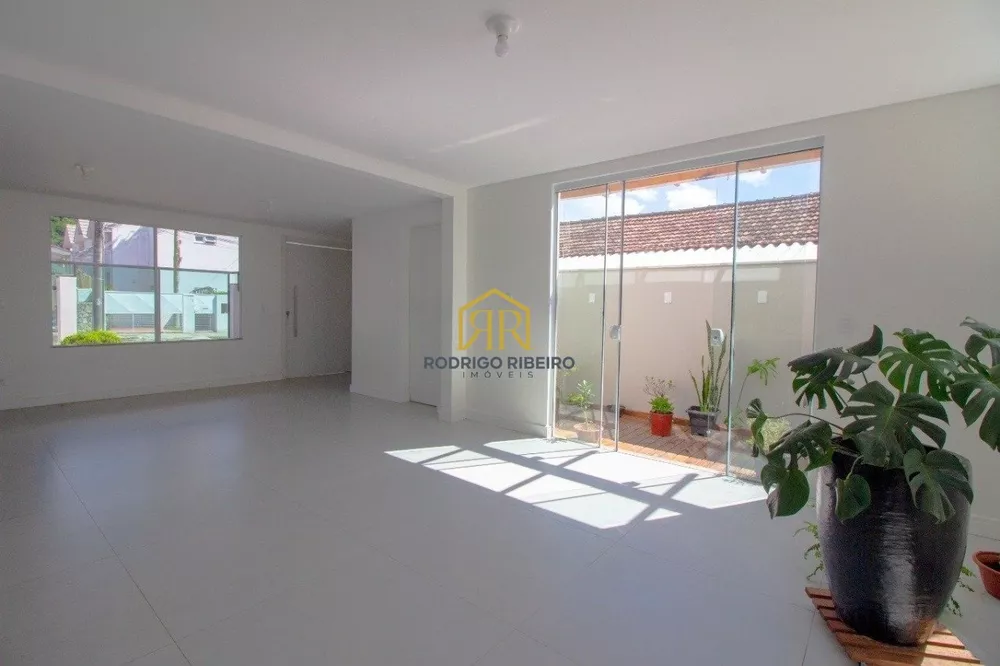 Casa, 4 quartos, 305 m² - Foto 4