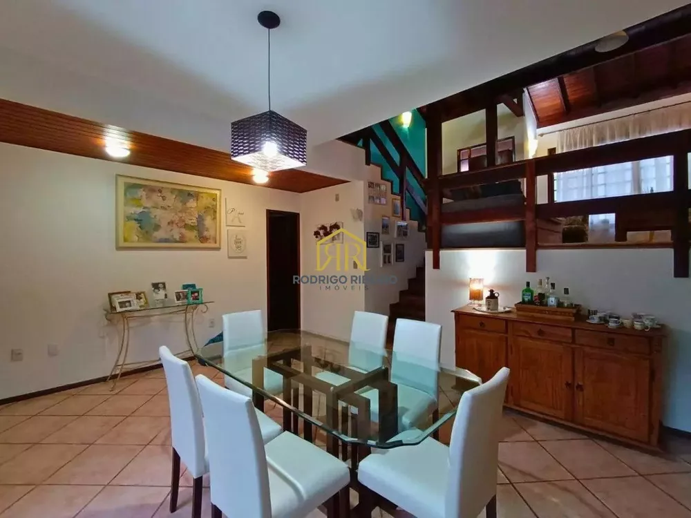 Casa à venda com 3 quartos, 215m² - Foto 4