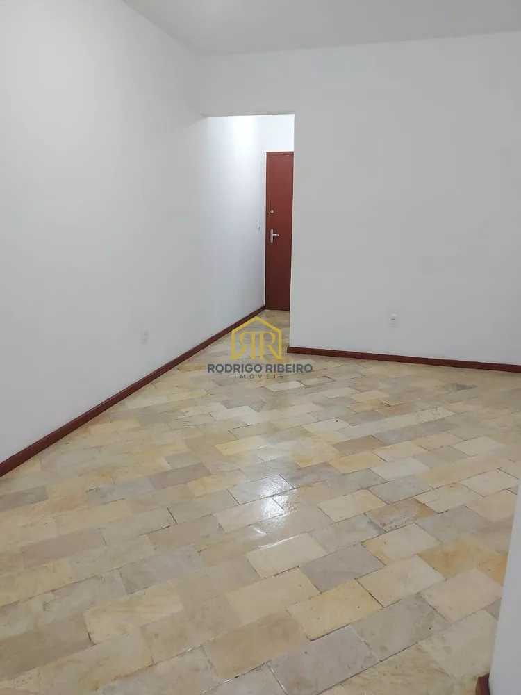 Apartamento à venda com 3 quartos, 88m² - Foto 2