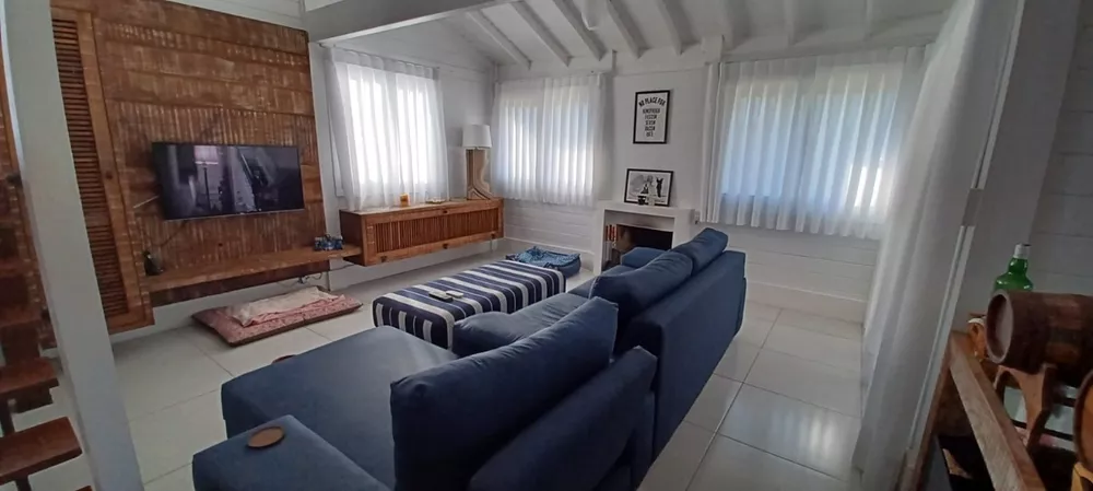 Casa de Condomínio à venda com 3 quartos, 240m² - Foto 3