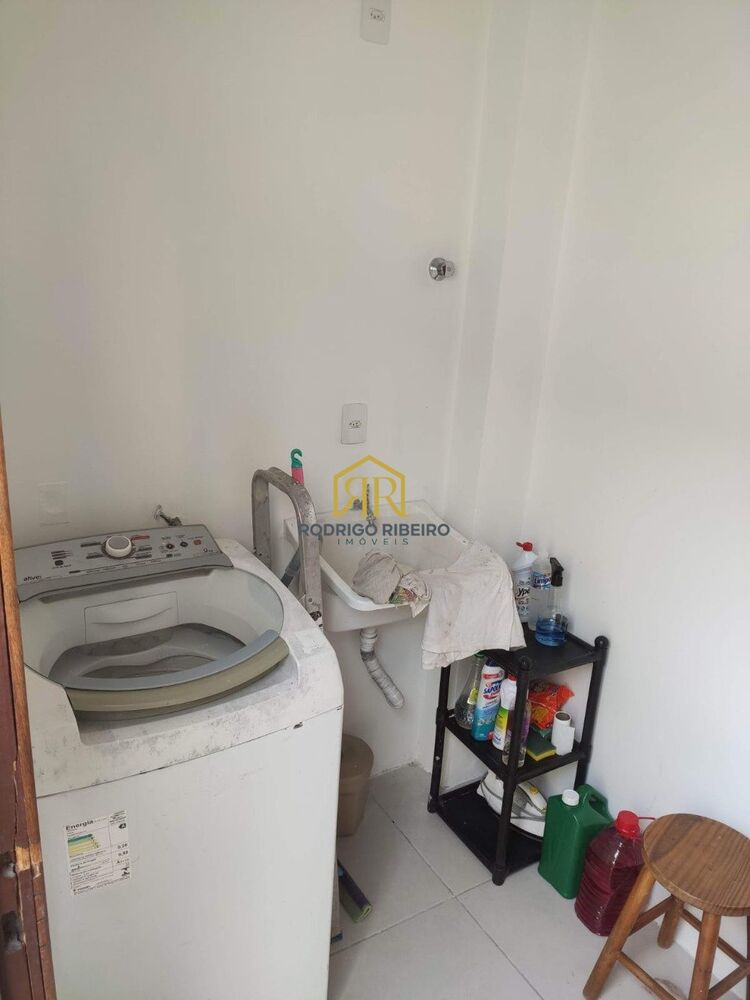 Casa à venda com 6 quartos, 171m² - Foto 1