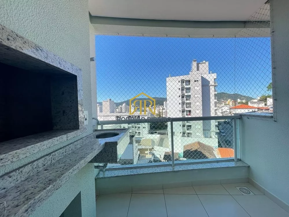 Apartamento à venda com 2 quartos, 72m² - Foto 3