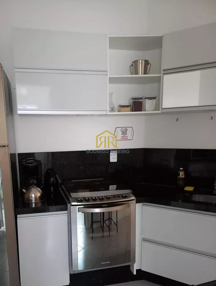 Apartamento à venda com 3 quartos, 98m² - Foto 2