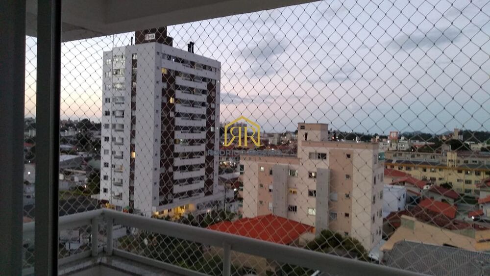 Apartamento à venda com 2 quartos, 72m² - Foto 2