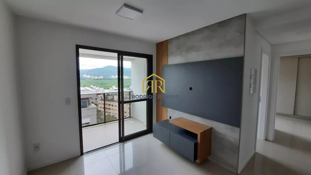 Apartamento à venda com 2 quartos, 63m² - Foto 1