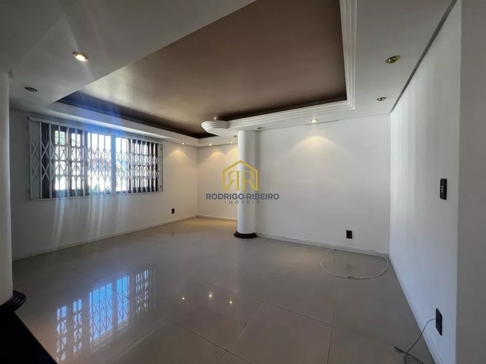 Casa de Condomínio à venda com 7 quartos, 200m² - Foto 4