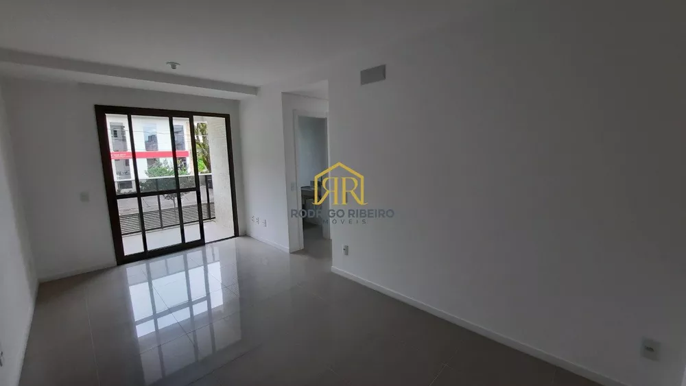 Apartamento à venda com 2 quartos, 143m² - Foto 2