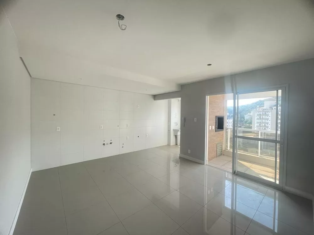 Apartamento à venda com 2 quartos, 75m² - Foto 1