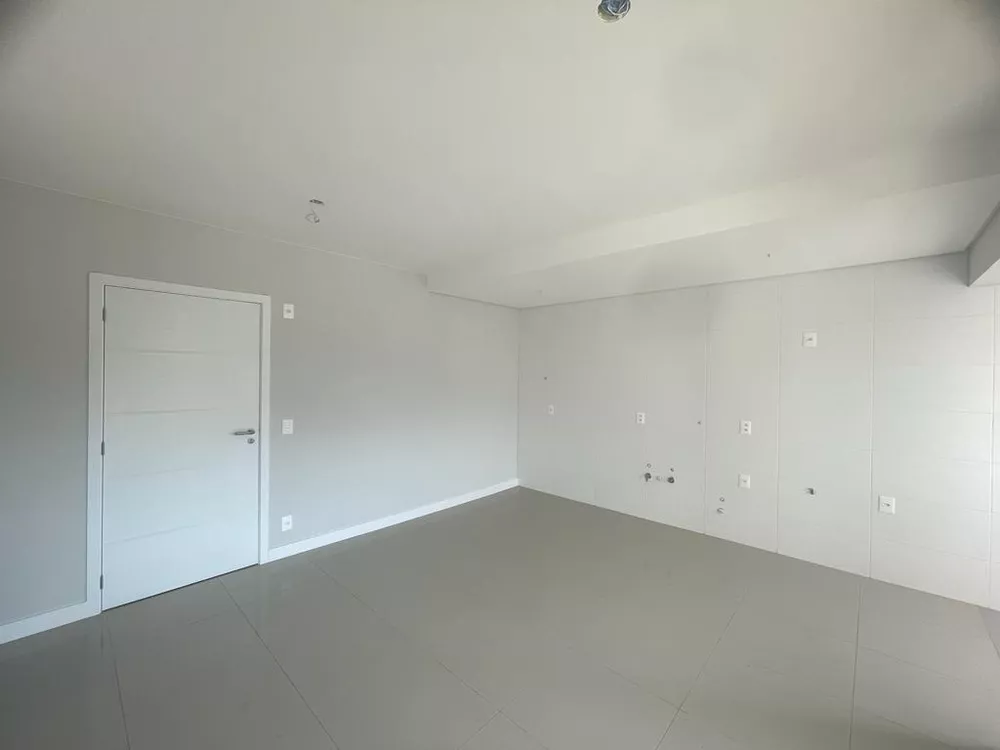 Apartamento à venda com 2 quartos, 75m² - Foto 3