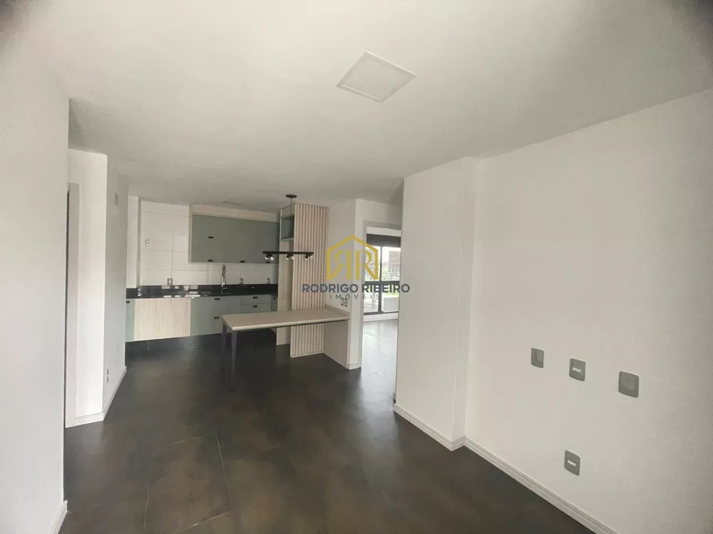 Apartamento à venda com 2 quartos, 113m² - Foto 1