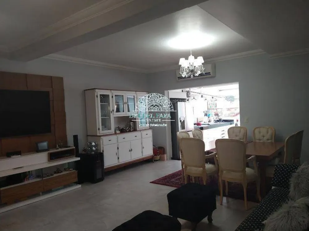 Casa, 3 quartos, 228 m² - Foto 2
