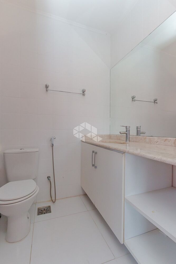 Casa de Condomínio à venda com 4 quartos, 230m² - Foto 4