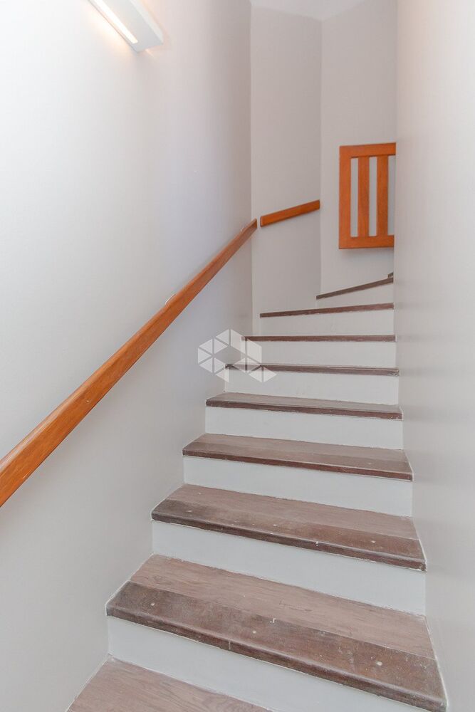 Casa de Condomínio à venda com 4 quartos, 230m² - Foto 3